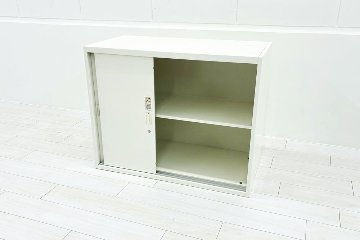 引き違い書庫 スチール スライド書庫 中古 オカムラ 中古キャビネット スチール書庫 中古オフィス家具 ホワイト 900/450/710の画像