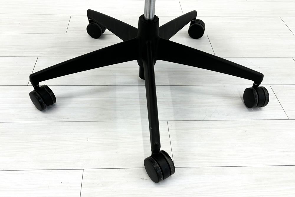 コクヨ ウィザードチェア 肘無 中古 ウィザード2 ローバック 中古オフィス家具 KOKUYO Wizard ブルーの画像