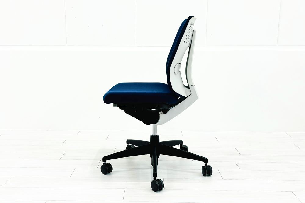 コクヨ ウィザードチェア 肘無 中古 ウィザード2 ローバック 中古オフィス家具 KOKUYO Wizard ブルーの画像