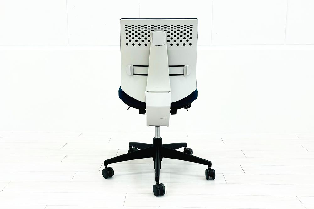 コクヨ ウィザードチェア 肘無 中古 ウィザード2 ローバック 中古オフィス家具 KOKUYO Wizard ブルーの画像