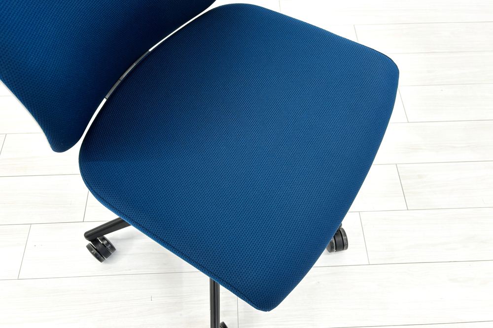 コクヨ ウィザードチェア 肘無 中古 ウィザード2 ローバック 中古オフィス家具 KOKUYO Wizard ブルーの画像