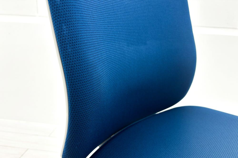 コクヨ ウィザードチェア 肘無 中古 ウィザード2 ローバック 中古オフィス家具 KOKUYO Wizard ブルーの画像