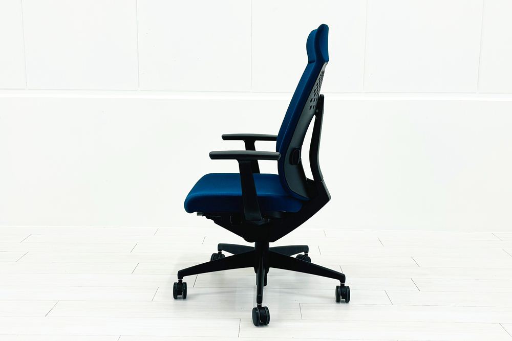 コクヨ ウィザード2 中古 2018年製 ミドルマネージメントチェア ヘッドレスト付 固定肘  中古オフィス家具 KOKUYO ターコイズブルーの画像