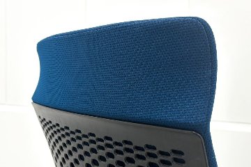 コクヨ ウィザード2 中古 2018年製 ミドルマネージメントチェア ヘッドレスト付 固定肘  中古オフィス家具 KOKUYO ターコイズブルーの画像