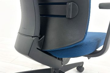 コクヨ ウィザード2 中古 2018年製 ミドルマネージメントチェア ヘッドレスト付 固定肘  中古オフィス家具 KOKUYO ターコイズブルーの画像