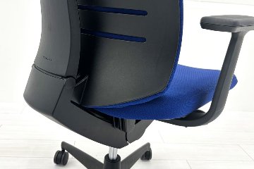 コクヨ ウィザード2 中古 ミドルマネージメントチェア ヘッドレスト付 固定肘  中古オフィス家具 KOKUYO プルシアンブルーの画像