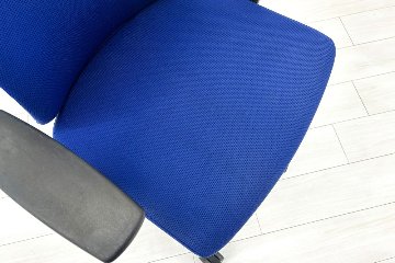コクヨ ウィザード2 中古 ミドルマネージメントチェア ヘッドレスト付 固定肘  中古オフィス家具 KOKUYO プルシアンブルーの画像