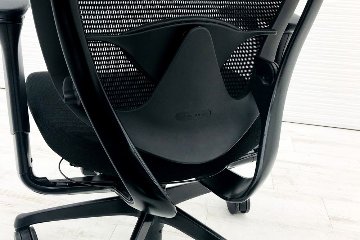 オカムラ コンテッサチェア 中古 コンテッサ ヘッドレスト付 ブラックフレーム クッション 中古オフィス家具 高機能チェア ブラックの画像