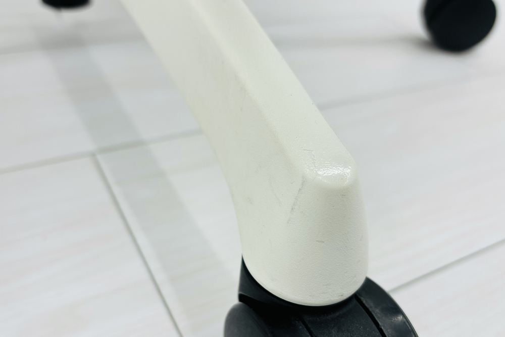 中古オフィスチェア オカムラ シルフィーチェア 中古 2017年製 ローバック 肘無 Sylphy メッシュ 中古オフィス家具 ライムグリーンの画像