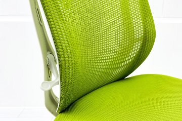中古オフィスチェア オカムラ シルフィーチェア 中古 2017年製 ローバック 肘無 Sylphy メッシュ 中古オフィス家具 ライムグリーンの画像