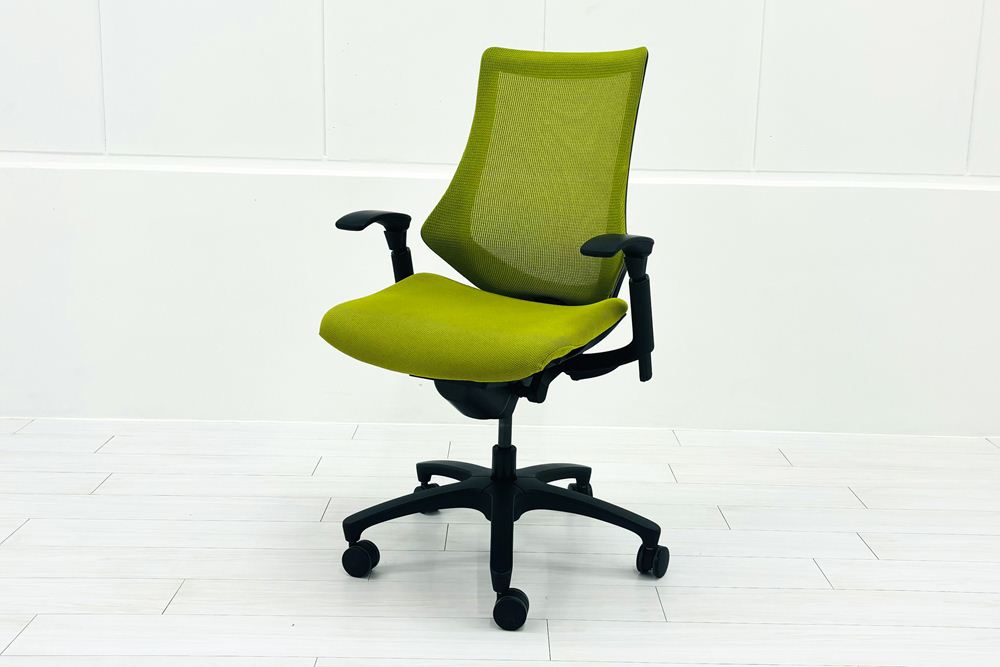 イトーキ エフチェア 中古 2016年製 クッション 可動肘 事務椅子 ITOKI 中古オフィス家具 モスグリーンの画像