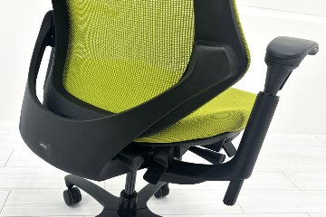 イトーキ エフチェア 中古 2016年製 クッション 可動肘 事務椅子 ITOKI 中古オフィス家具 モスグリーンの画像