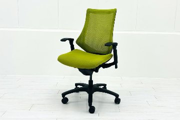 イトーキ エフチェア 中古 2016年製 クッション 可動肘 事務椅子 ITOKI 中古オフィス家具 モスグリーンの画像