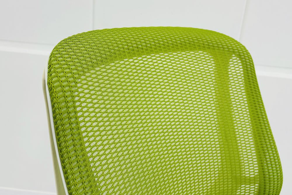 中古オフィスチェア オカムラ シルフィーチェア 中古 2015年製 ローバック 肘無 Sylphy メッシュ 中古オフィス家具 ライムグリーンの画像