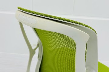 中古オフィスチェア オカムラ シルフィーチェア 中古 2015年製 ローバック 肘無 Sylphy メッシュ 中古オフィス家具 ライムグリーンの画像