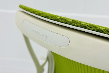 中古オフィスチェア オカムラ シルフィーチェア 中古 2015年製 ローバック 肘無 Sylphy メッシュ 中古オフィス家具 ライムグリーンの画像