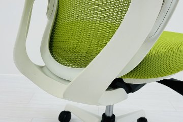 中古オフィスチェア オカムラ シルフィーチェア 中古 2015年製 ローバック 肘無 Sylphy メッシュ 中古オフィス家具 ライムグリーンの画像