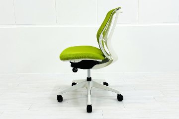 中古オフィスチェア オカムラ シルフィーチェア 中古 2015年製 ローバック 肘無 Sylphy メッシュ 中古オフィス家具 ライムグリーンの画像