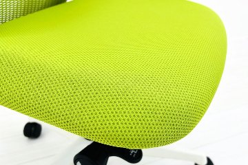 中古オフィスチェア オカムラ シルフィーチェア 中古 2015年製 ローバック 肘無 Sylphy メッシュ 中古オフィス家具 ライムグリーンの画像