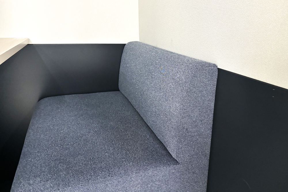 TERECUBE オカムラ テレキューブ 中古 フルクローズ型ワークブース 個室防音ブース ソロワークブース 中古オフィス家具 1200/1100/2310の画像