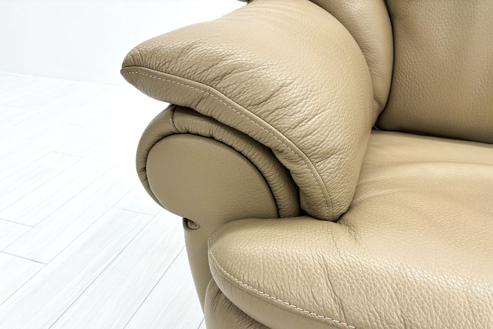 IDC 大塚家具 応接家具セット 中古 【4点セット】応接ソファ 高級家具 革 レザー 中古オフィス家具の画像