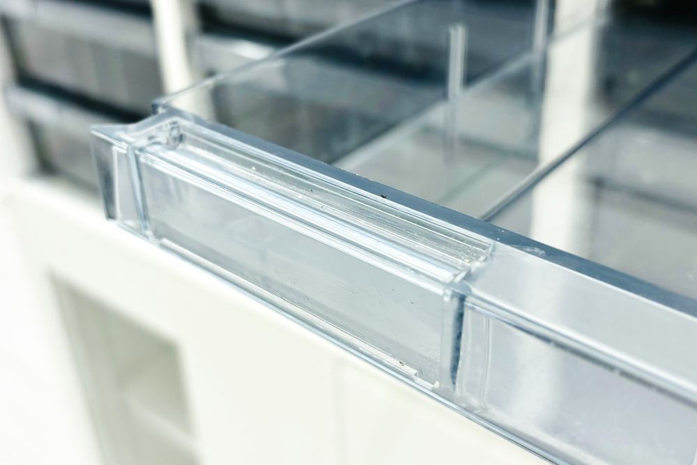 中古 オカムラ レクトライン 【上下セット】クリスタルトレイキャビネット A4浅型深型 4段３列 ガラス書庫 ホワイト クリスタルケース 中古オフィス家具 900/450/1120の画像