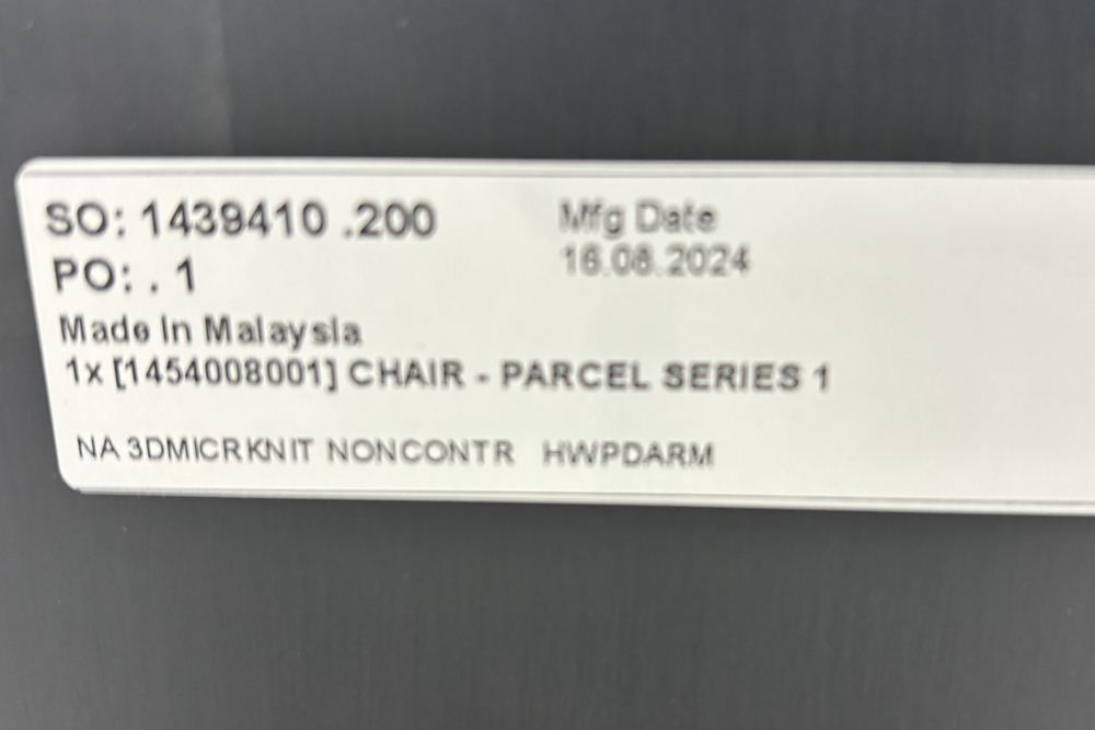 シリーズ1 スチールケース 中古 2024年製 ヘッドレスト付 Steelcase PARCEL Series1 中古オフィス家具 OAチェア ブラックの画像