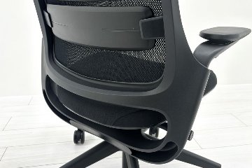 シリーズ1 スチールケース 中古 2024年製 ヘッドレスト付 Steelcase PARCEL Series1 中古オフィス家具 OAチェア ブラックの画像