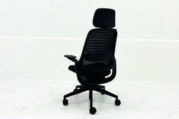 シリーズ1 スチールケース 中古 2024年製 ヘッドレスト付 Steelcase PARCEL Series1 中古オフィス家具 OAチェア ブラックの画像
