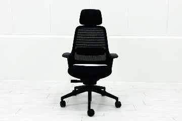 シリーズ1 スチールケース 中古 2024年製 ヘッドレスト付 Steelcase PARCEL Series1 中古オフィス家具 OAチェア ブラックの画像