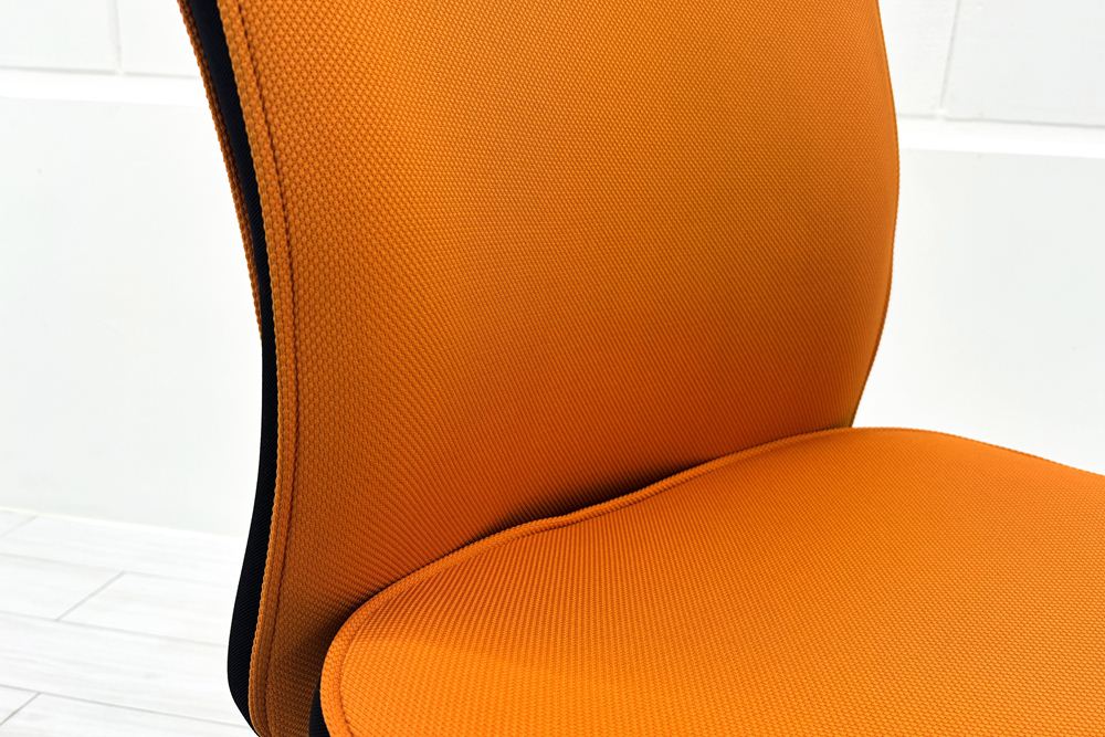 コクヨ プントチェア 中古 ローバック 肘無 KOKUYO クッション 中古オフィス家具 中古オフィスチェア オレンジの画像