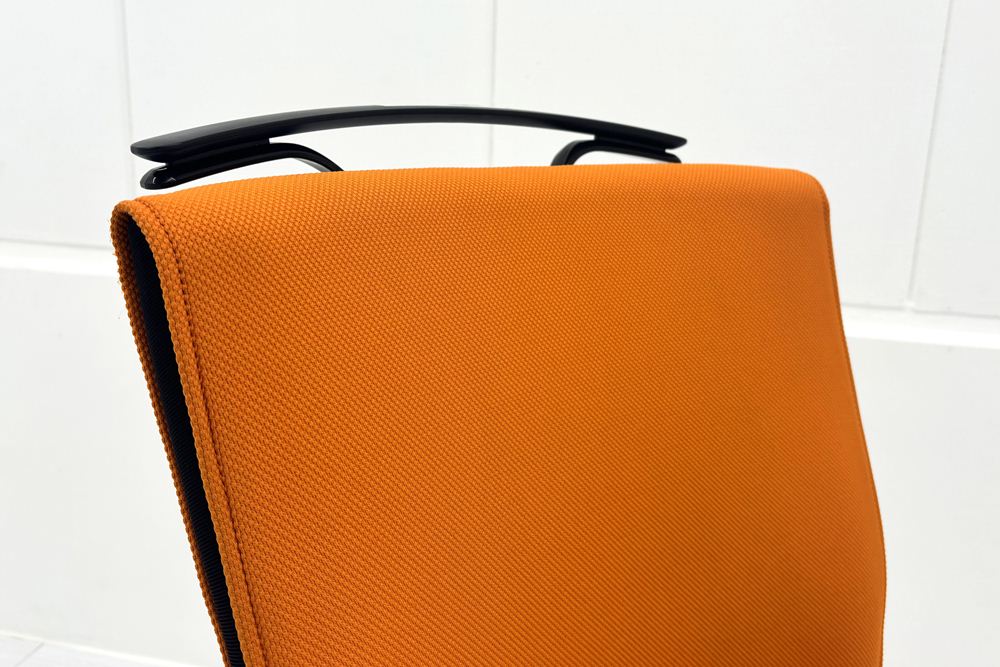 コクヨ プントチェア 中古 ローバック 肘無 KOKUYO クッション 中古オフィス家具 中古オフィスチェア オレンジの画像