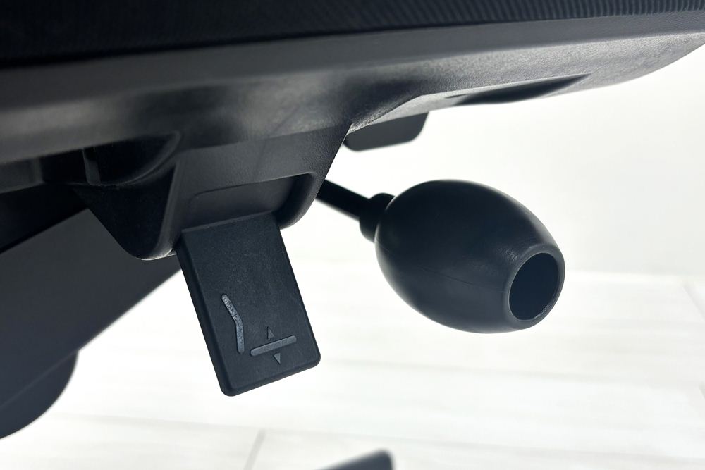 コクヨ プントチェア 中古 ローバック 肘無 KOKUYO クッション 中古オフィス家具 中古オフィスチェア オレンジの画像