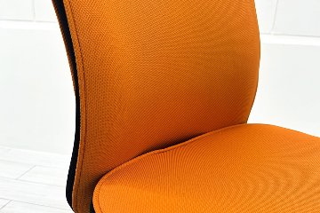 コクヨ プントチェア 中古 ローバック 肘無 KOKUYO クッション 中古オフィス家具 中古オフィスチェア オレンジの画像
