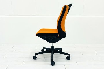 コクヨ プントチェア 中古 ローバック 肘無 KOKUYO クッション 中古オフィス家具 中古オフィスチェア オレンジの画像
