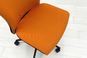 コクヨ プントチェア 中古 ローバック 肘無 KOKUYO クッション 中古オフィス家具 中古オフィスチェア オレンジの画像