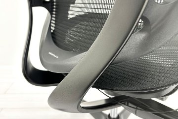 オカムラ コンテッサセコンダ 中古 2017年製 Contessa seconda コンテッサチェア 中古オフィス家具 メッシュ ブラック CC81MR-FPG1の画像