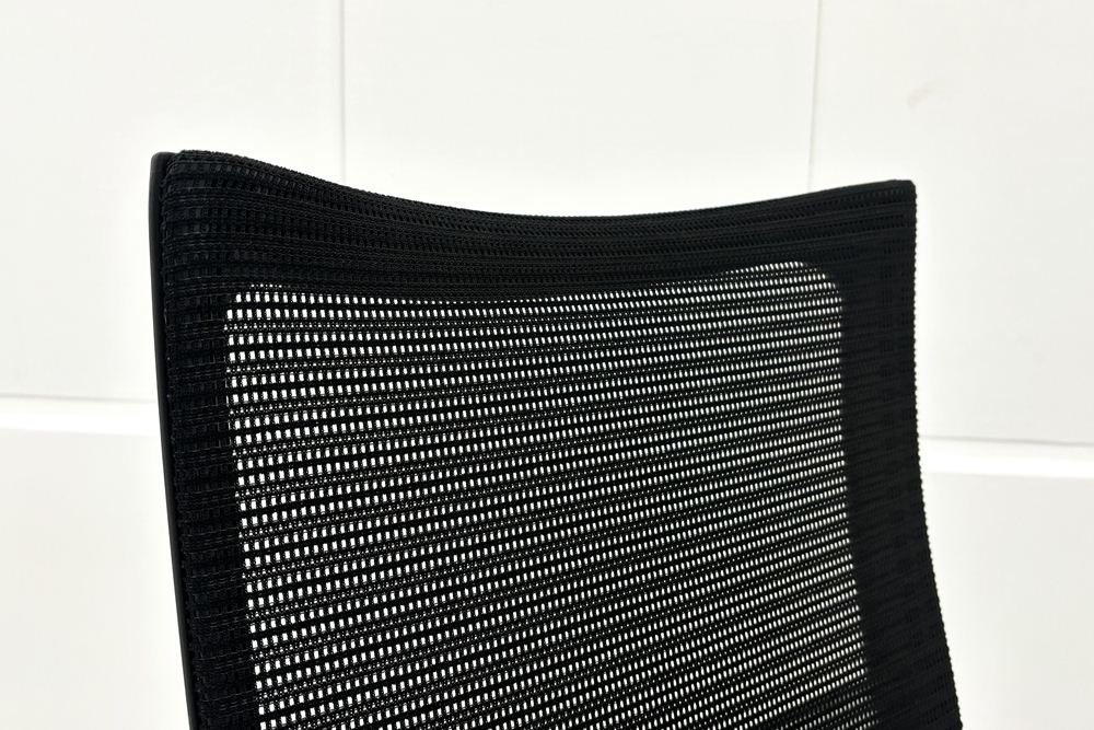 バロンチェア 中古 オカムラ Baron ブラック 可動肘 ハイバック 中古オフィス家具 座クッション 中古オフィスチェア 事務椅子の画像