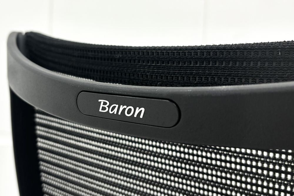 バロンチェア 中古 オカムラ Baron ブラック 可動肘 ハイバック 中古オフィス家具 座クッション 中古オフィスチェア 事務椅子の画像