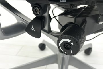 バロンチェア 中古 オカムラ Baron ブラック 可動肘 ハイバック 中古オフィス家具 座クッション 中古オフィスチェア 事務椅子の画像