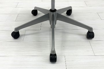 バロンチェア 中古 オカムラ Baron ブラック 可動肘 ハイバック 中古オフィス家具 座クッション 中古オフィスチェア 事務椅子の画像