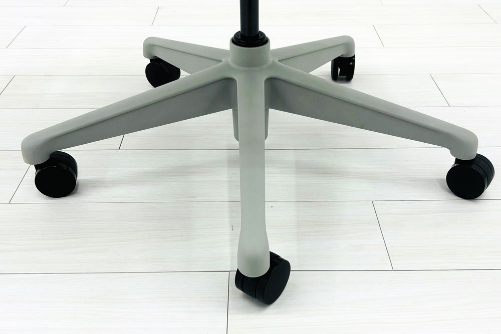 【未開封未使用品】 ハーマンミラー アーロンチェア リマスタード Bサイズ フル装備 中古 Herman Miller Aeron Chair Remastered 中古オフィス家具 ミネラルの画像