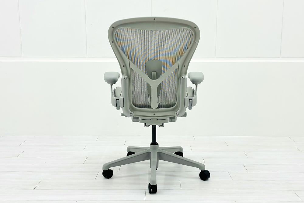 【未開封未使用品】 ハーマンミラー アーロンチェア リマスタード Bサイズ フル装備 中古 Herman Miller Aeron Chair Remastered 中古オフィス家具 ミネラルの画像