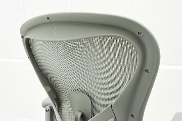 【未開封未使用品】 ハーマンミラー アーロンチェア リマスタード Bサイズ フル装備 中古 Herman Miller Aeron Chair Remastered 中古オフィス家具 ミネラルの画像