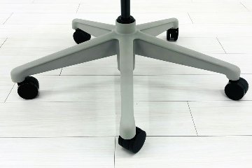 【未開封未使用品】 ハーマンミラー アーロンチェア リマスタード Bサイズ フル装備 中古 Herman Miller Aeron Chair Remastered 中古オフィス家具 ミネラルの画像