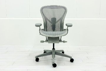 【未開封未使用品】 ハーマンミラー アーロンチェア リマスタード Bサイズ フル装備 中古 Herman Miller Aeron Chair Remastered 中古オフィス家具 ミネラルの画像