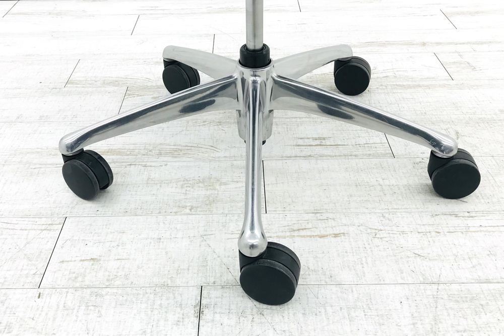 OKAMURA Contessa コンテッサチェア 中古 オカムラ メッシュ ブラック 中古オフィス家具 オフィスチェア ポリッシュフレームの画像