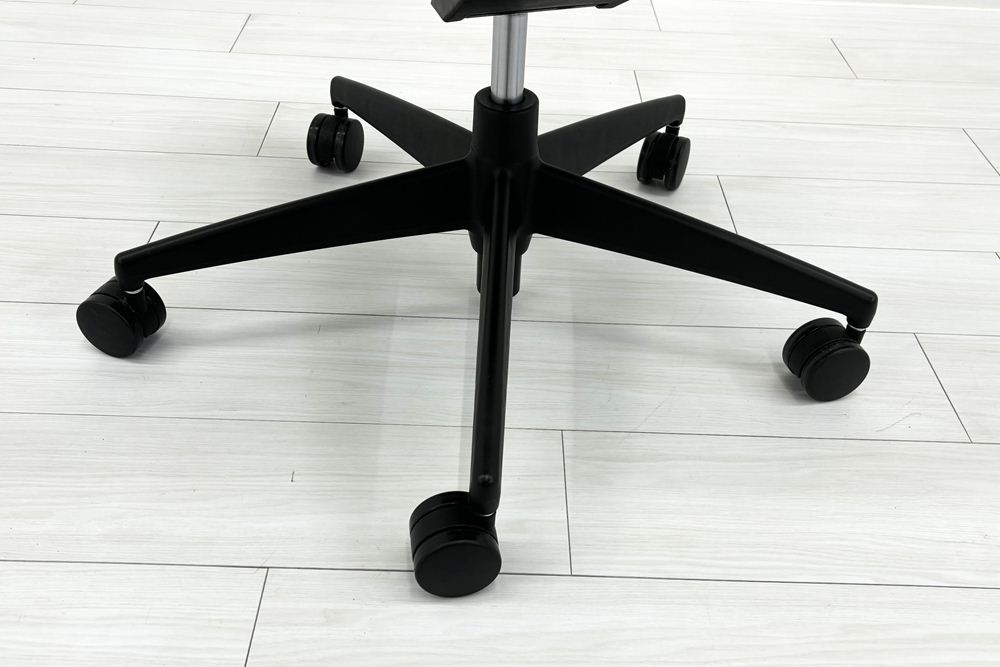 コクヨ プントチェア 中古 ローバック 肘無 KOKUYO クッション 中古オフィス家具 中古オフィスチェア リーフグリーンの画像