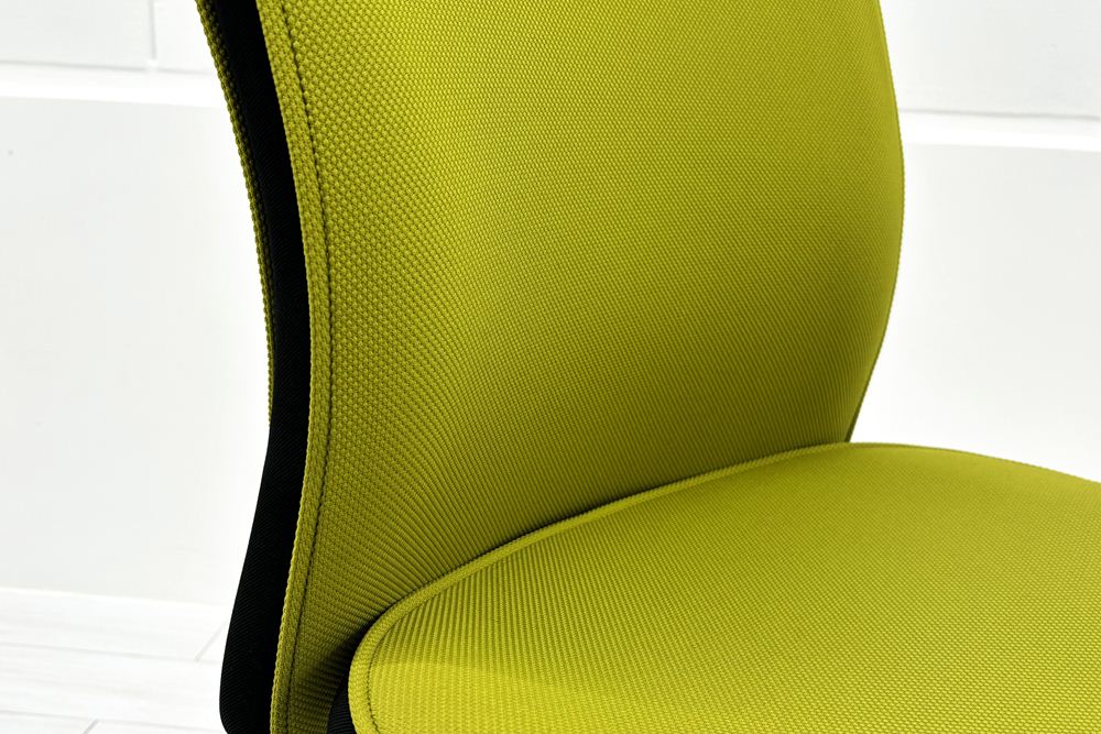 コクヨ プントチェア 中古 ローバック 肘無 KOKUYO クッション 中古オフィス家具 中古オフィスチェア リーフグリーンの画像