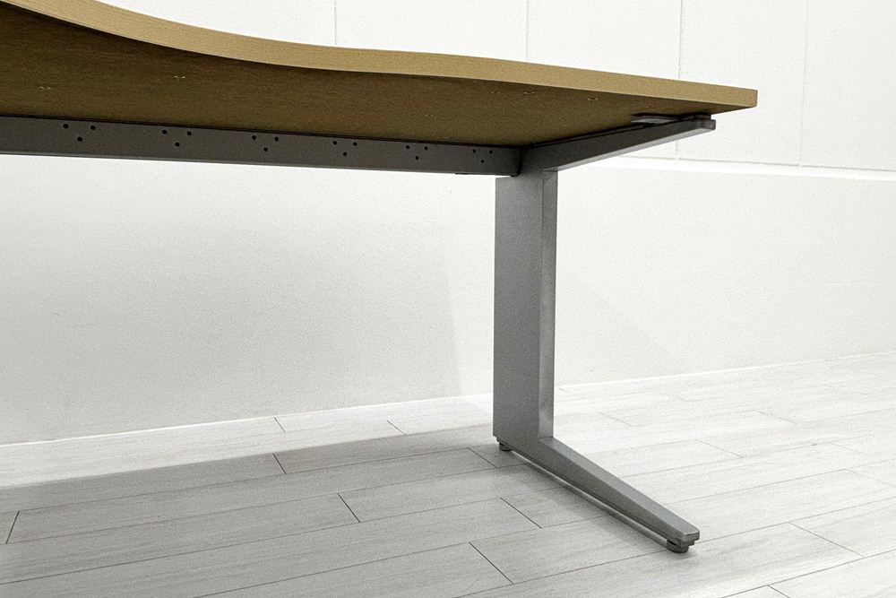 オカムラ プロユニット L型デスク L字デスク 中古 Ｌ字机 中古デスク 中古オフィス家具 オフィスデスク 事務机 1600/1400/720 左550の画像